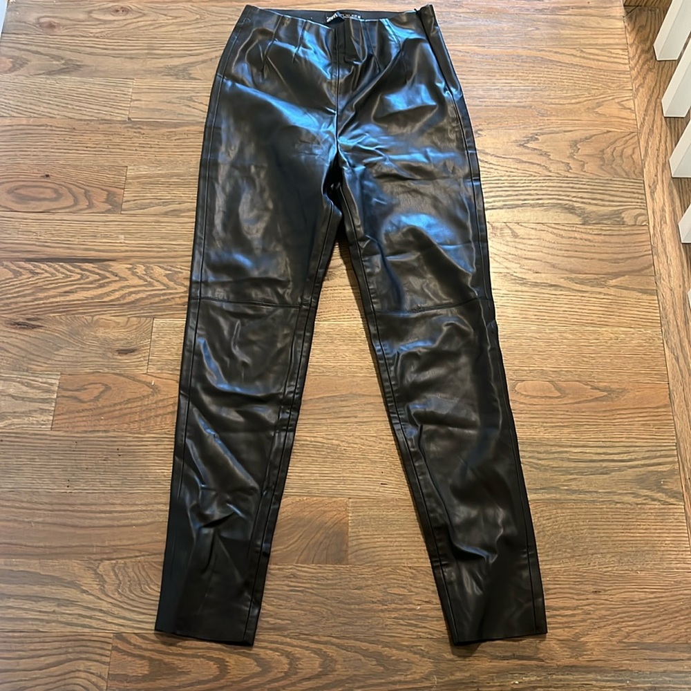Zara Faux Leather Leggings size Small EUC